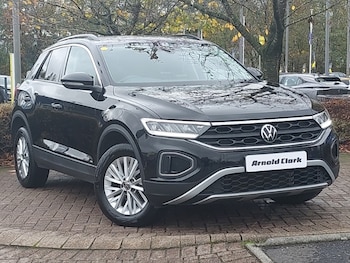 Used Volkswagen T-Roc 2023 for sale - 77028539: Photo