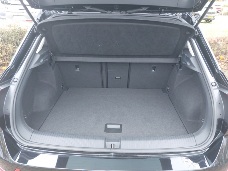 Used Volkswagen T-Roc 2023 for sale - 77028539: Photo 8