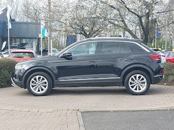 Used Volkswagen T-Roc 2023 for sale - 78225047: Photo