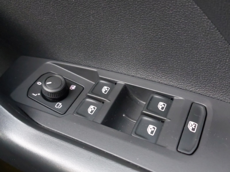 Used Volkswagen T-Cross 2023 for sale - 76816216: Photo 16