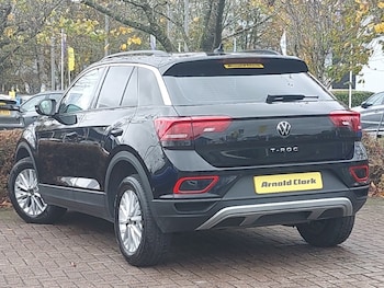 Used Volkswagen T-Roc 2023 for sale - 76471425: Photo
