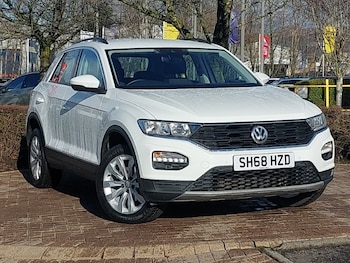 Used Volkswagen T-Roc 2018 for sale - 77689712: Photo