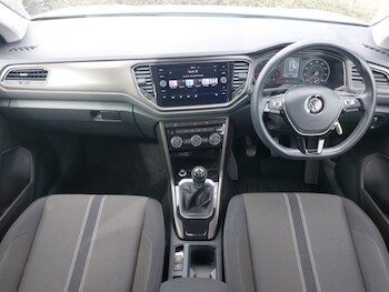 Used Volkswagen T-Roc 2018 for sale - 78441895: Photo