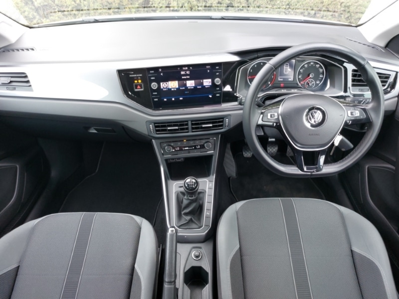 Used Volkswagen Polo 2018 for sale - 76959244: Photo 2