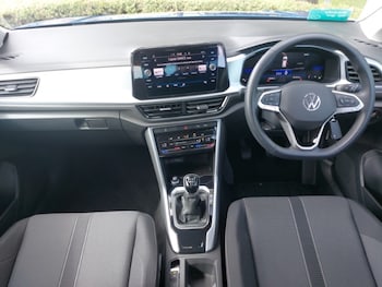Used Volkswagen T-Roc 2023 for sale - 75470861: Photo
