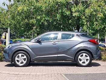 Used Toyota C-HR 2017 for sale - 75177061: Photo
