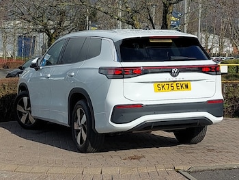 Used Volkswagen Touran 2025 for sale - 77874352: Photo