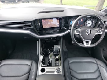 Used Volkswagen Touareg 2018 for sale - 75409206: Photo