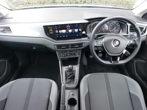 Used Volkswagen Polo 2018 for sale - 75634041: Photo 2