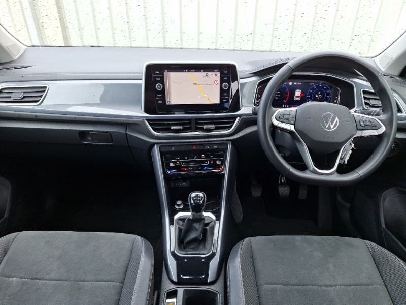 Used Volkswagen T-Roc 2024 for sale - 77034927: Photo 2