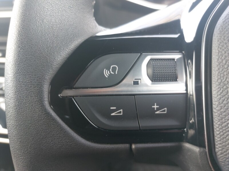 Used Peugeot 2008 2023 for sale - 78151348: Photo 12