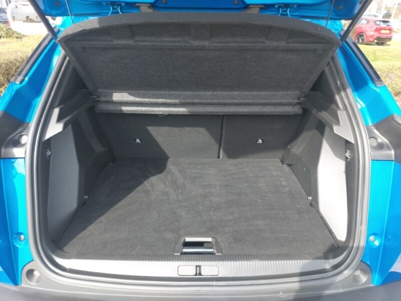 Used Peugeot 2008 2023 for sale - 78151348: Photo 8