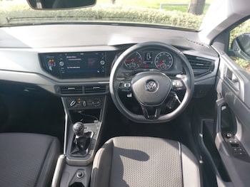 Used Volkswagen Polo 2019 for sale - 76294359: Photo