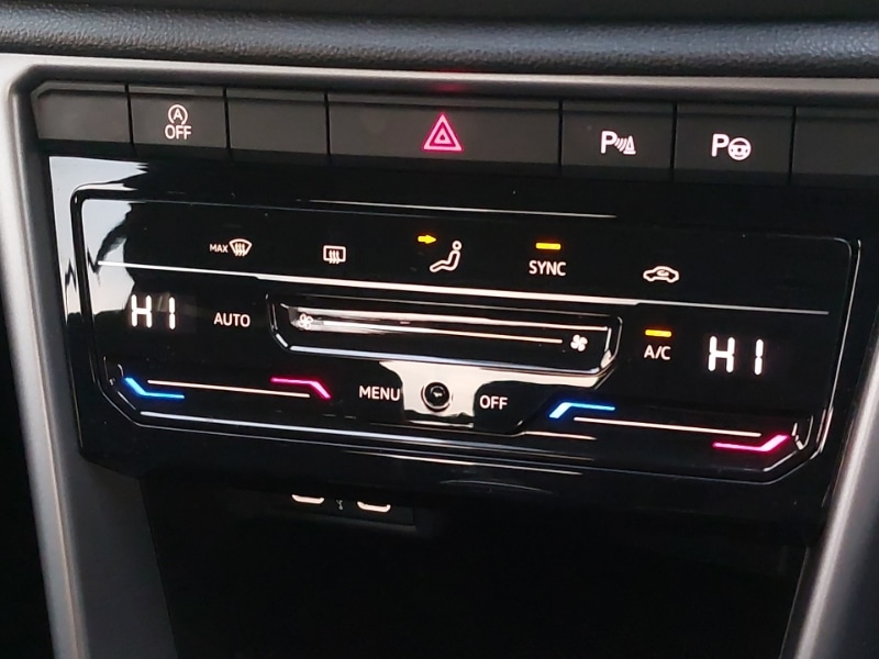 Used Volkswagen T-Roc 2023 for sale - 77371462: Photo 17