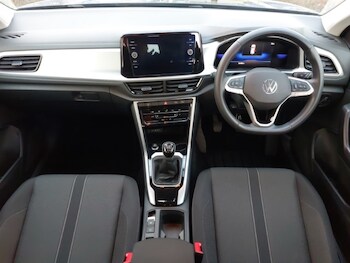 Used Volkswagen T-Roc 2023 for sale - 77371462: Photo