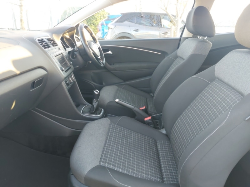 Used Volkswagen Polo 2015 for sale - 76602362: Photo 5