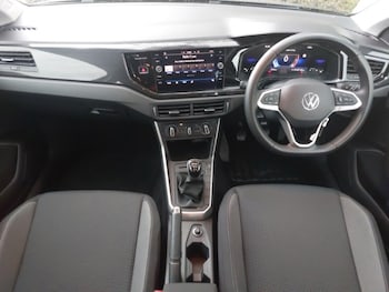 Used Volkswagen Polo 2024 for sale - 76191529: Photo 2