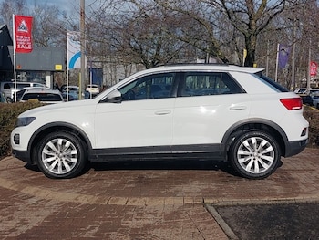 Used Volkswagen T-Roc 2018 for sale - 77569301: Photo