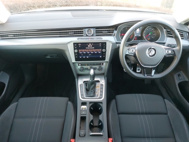 Used Volkswagen Passat 2017 for sale - 77105669: Photo 2