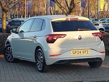 Used Volkswagen Polo 2024 for sale - 76696147: Photo