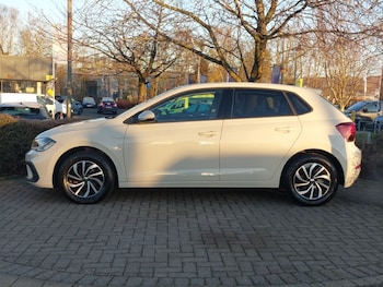 Used Volkswagen Polo 2024 for sale - 76696147: Photo