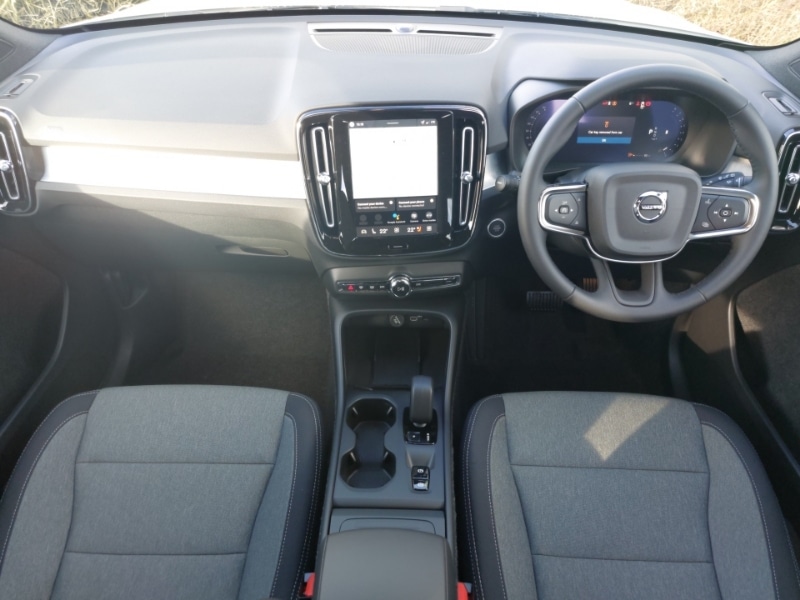 Used Volvo XC40 2025 for sale - 77596036: Photo 2