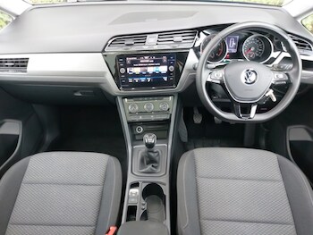 Used Volkswagen Touran 2021 for sale - 75369339: Photo