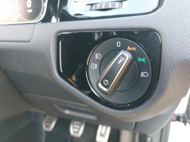 Used Volkswagen Golf 2019 for sale - 77338463: Photo 11