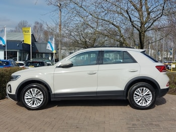 Used Volkswagen T-Roc 2023 for sale - 77974932: Photo