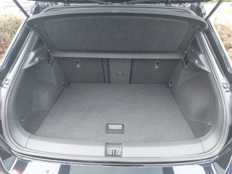 Used Volkswagen T-Roc 2023 for sale - 76507159: Photo 8