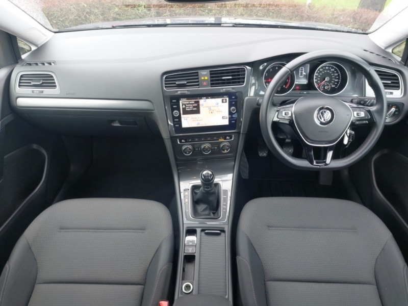 Used Volkswagen Golf 2020 for sale - 77645066: Photo 2