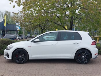 Used Volkswagen Golf 2018 for sale - 78381073: Photo