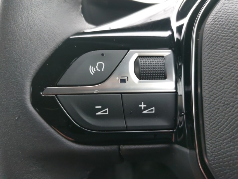 Used Peugeot 2008 2022 for sale - 77948154: Photo 12