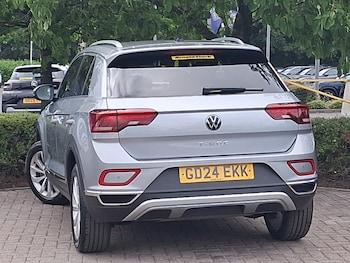 Used Volkswagen T-Roc 2024 for sale - 76619066: Photo