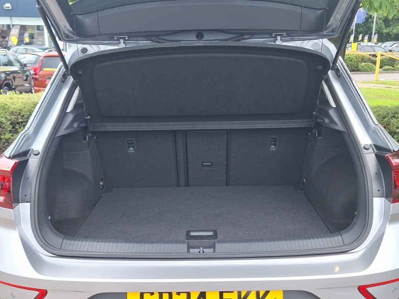 Used Volkswagen T-Roc 2024 for sale - 76619066: Photo 8