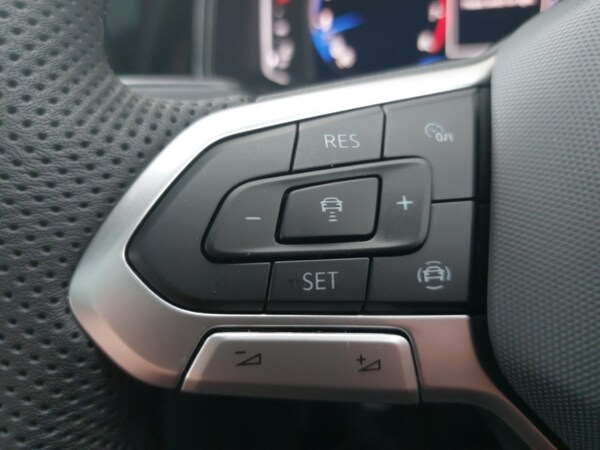 Used Volkswagen T-Roc 2025 for sale - 76289637: Photo 12