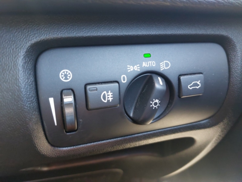 Used Volvo V40 2019 for sale - 77837658: Photo 11