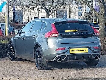 Used Volvo V40 2019 for sale - 77837658: Photo