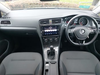 Used Volkswagen Golf 2019 for sale - 76427502: Photo