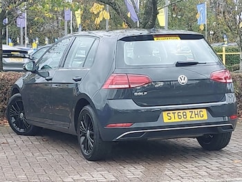 Used Volkswagen Golf 2019 for sale - 76427502: Photo