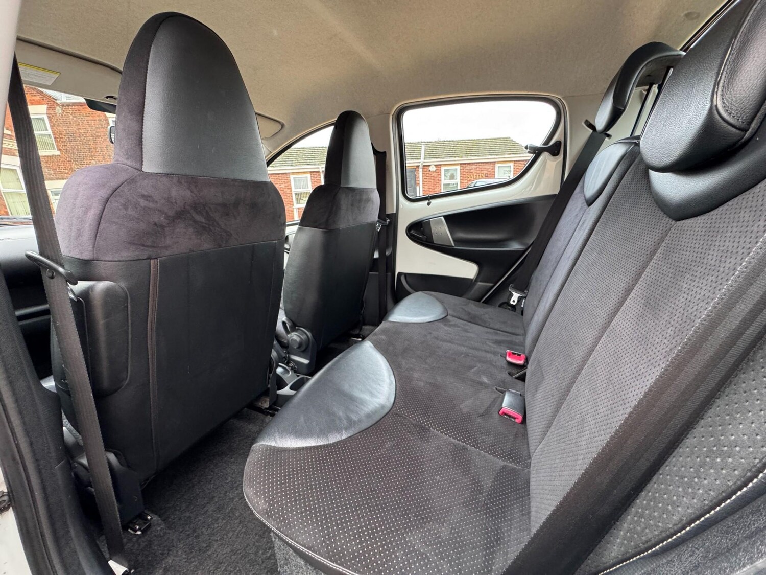 Used Toyota AYGO 2012 for sale - 77989464: Photo 19