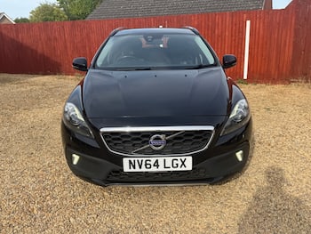 Used Volvo V40 2015 for sale - 79478777: Photo