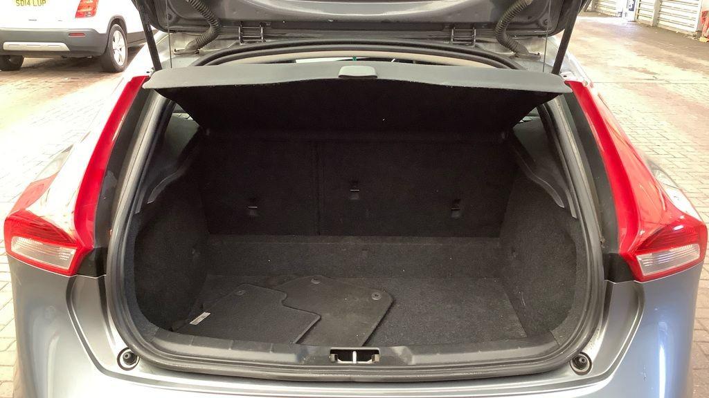 Used Volvo V40 2014 for sale - 77989498: Photo 11