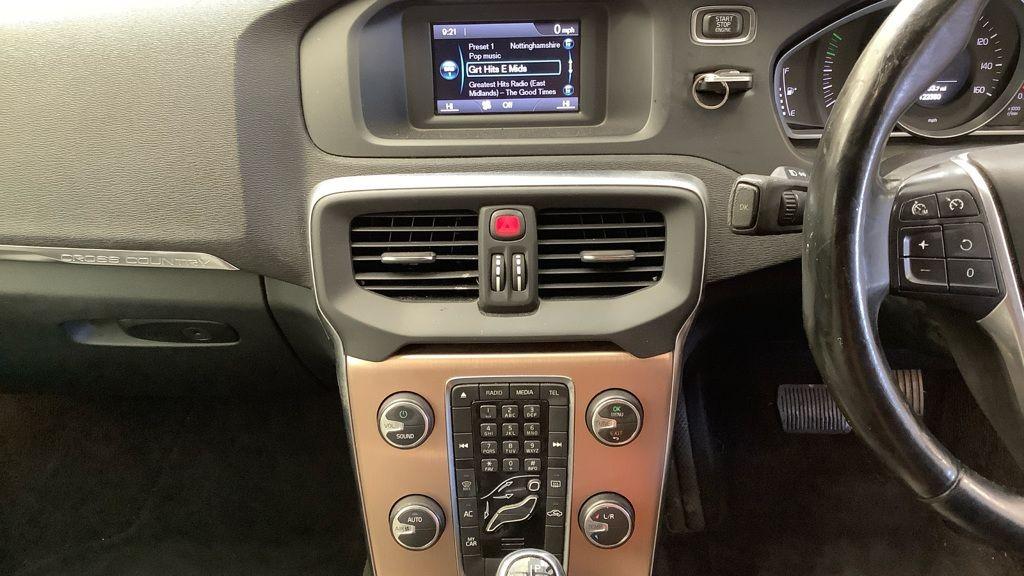 Used Volvo V40 2014 for sale - 77989498: Photo 8