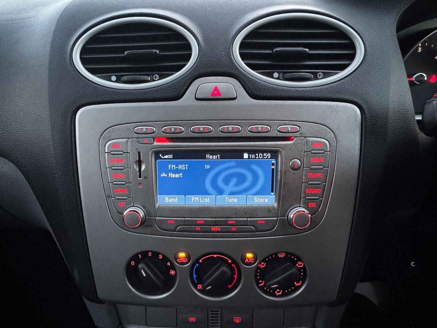 Used Ford Focus 2011 for sale - 77989468: Photo 11