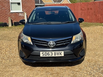 Used Toyota Avensis 2013 for sale - 79019380: Photo