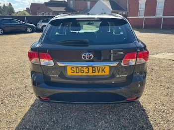 Used Toyota Avensis 2013 for sale - 79019380: Photo