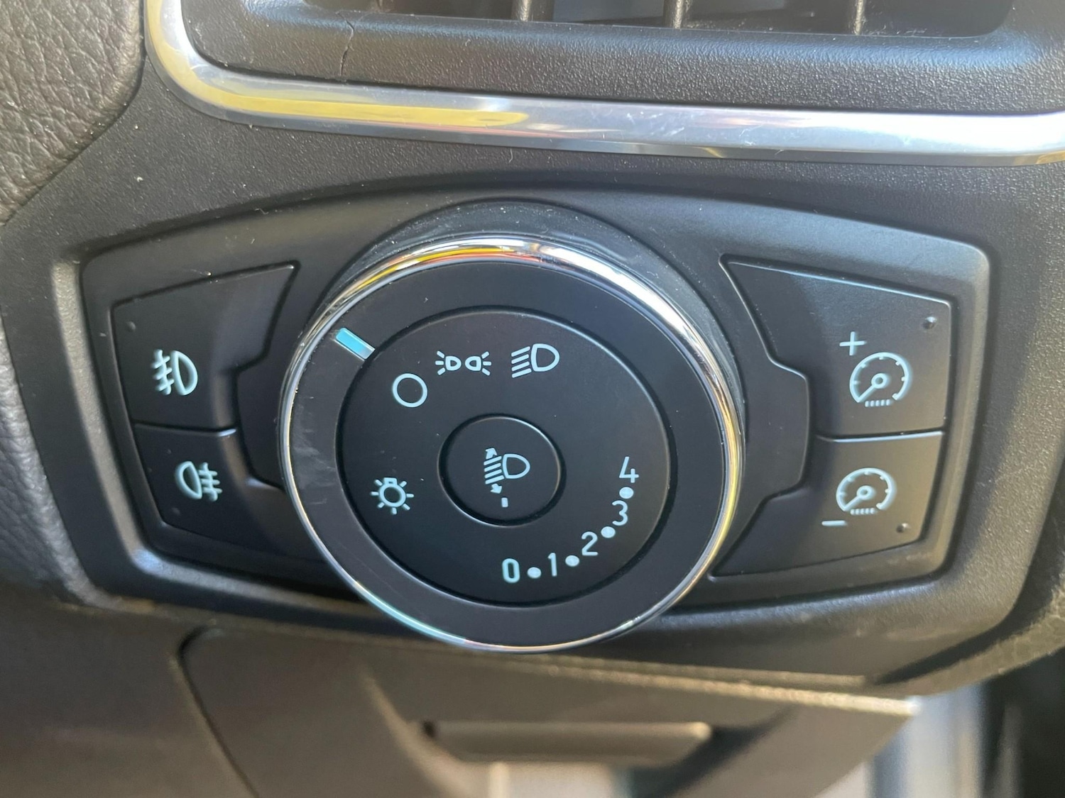 Used Ford Focus 2012 for sale - 77989469: Photo 24