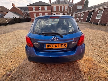 Used Toyota Yaris 2014 for sale - 79362818: Photo