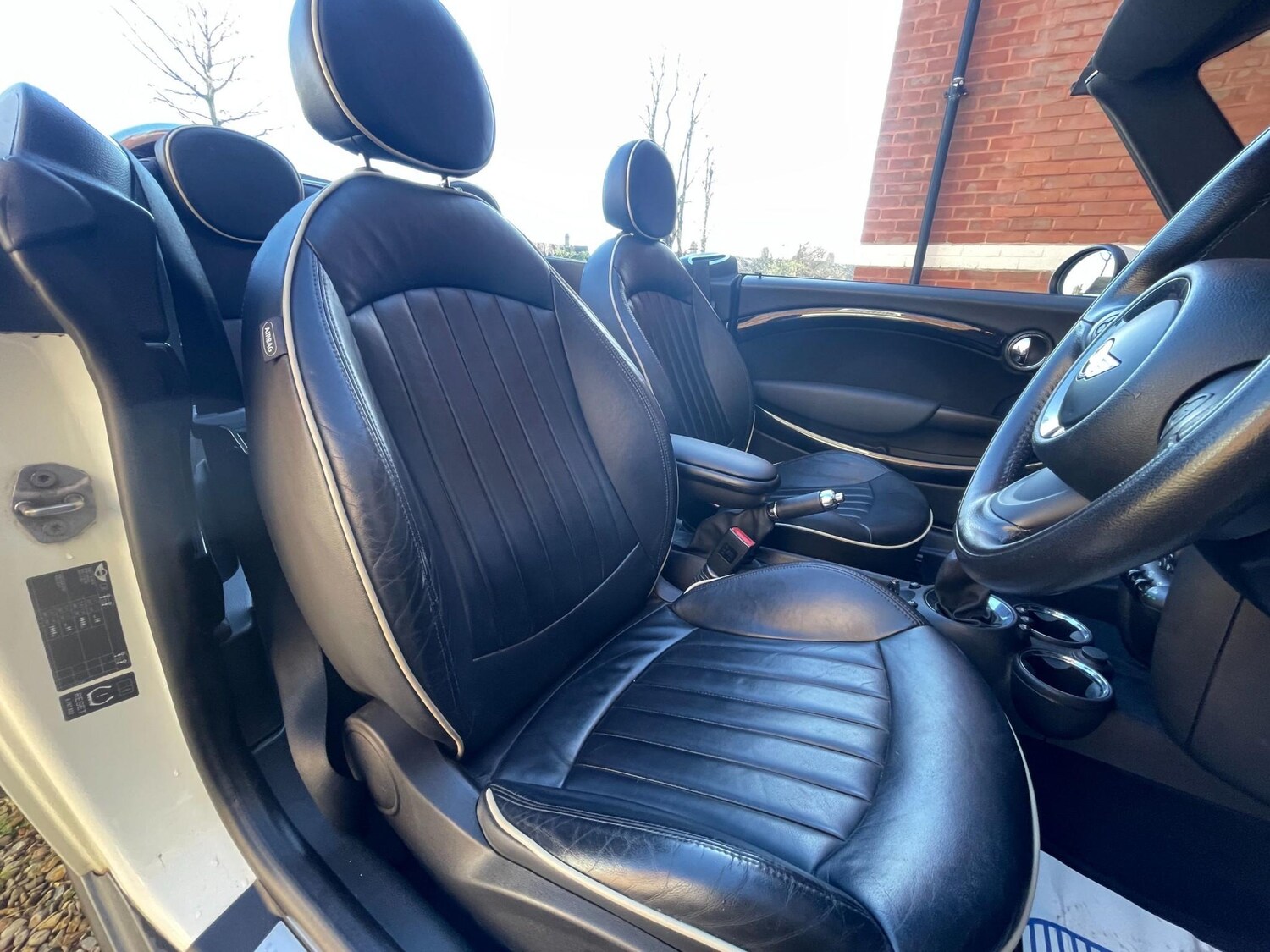 Used MINI Convertible 2011 for sale - 77989462: Photo 14